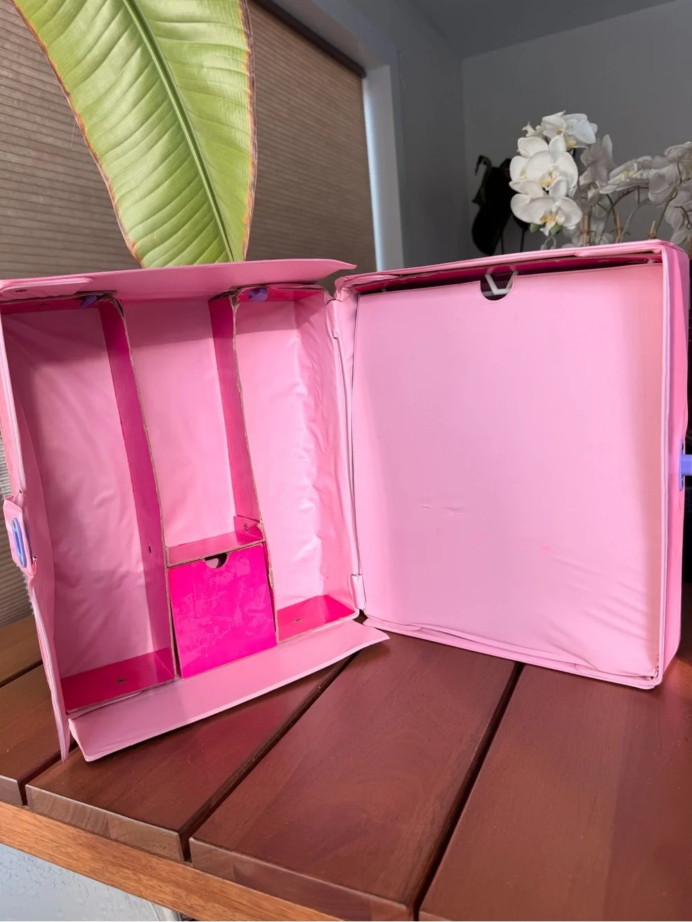 Vintage Barbie Pink Retro City Carry Case - Barbie